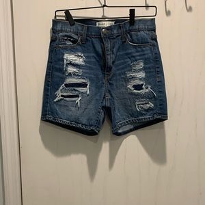 Juniors MUDD Distressed MIDI shorts